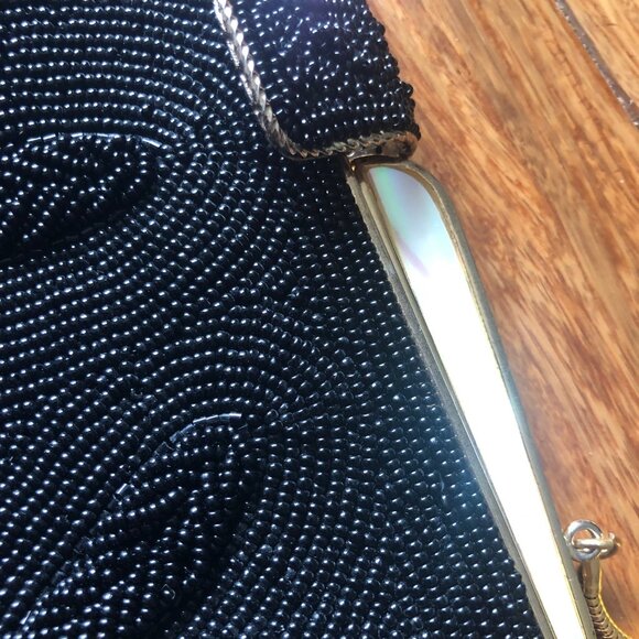 Vintage 1950s Black Purse Beaded with Mother of Pearl Clasp Excellent Condition - Picture 4 of 11